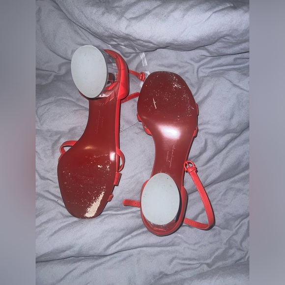 ‼️SOLD‼️Salvatore Ferragamo Red low heel size 7c - Picture 5 of 6